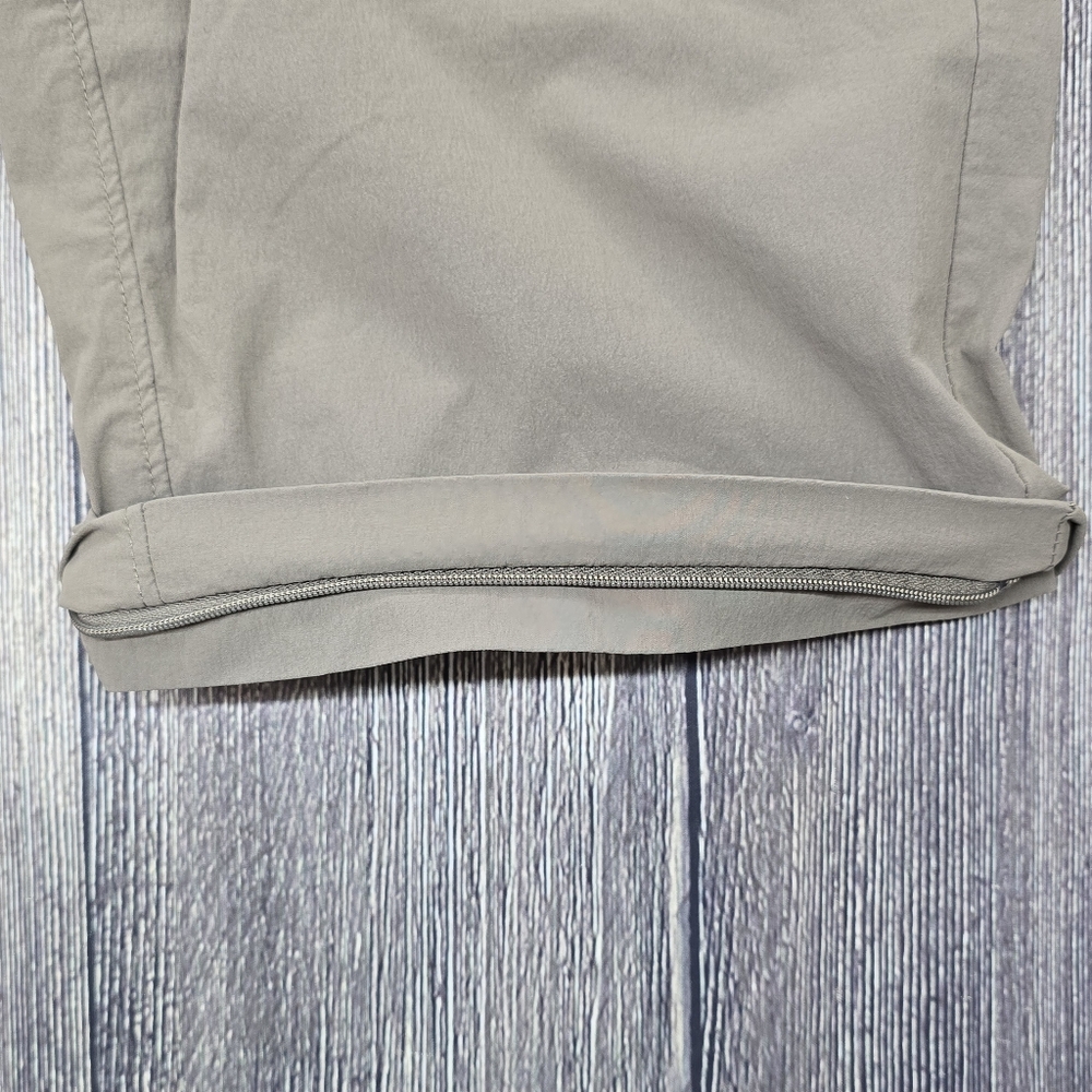 Mountain Hardware Tan Zip-Off Leg Cargo Shorts - Picture 5 of 12